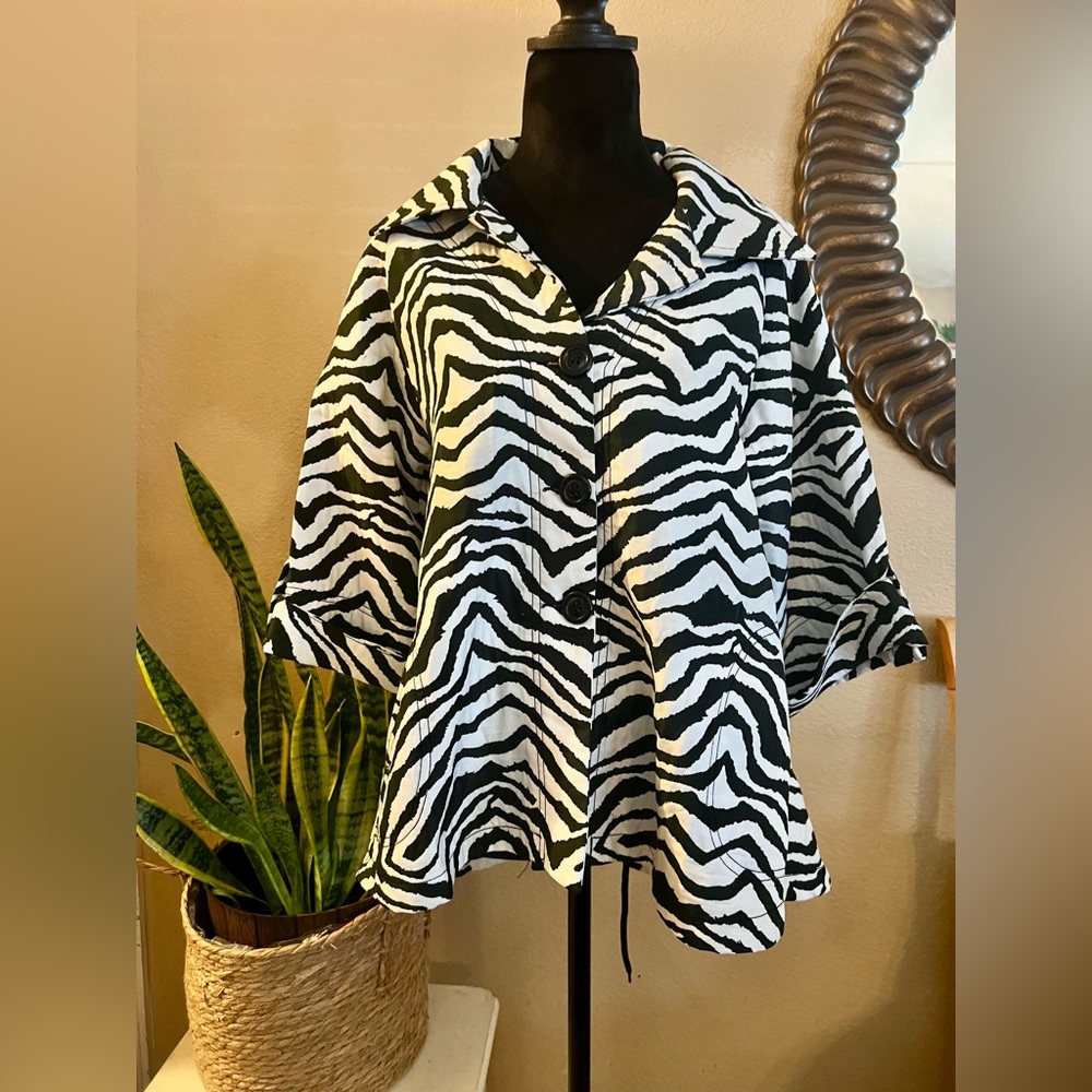 Luii Monochrome Zebra Striped Jacket